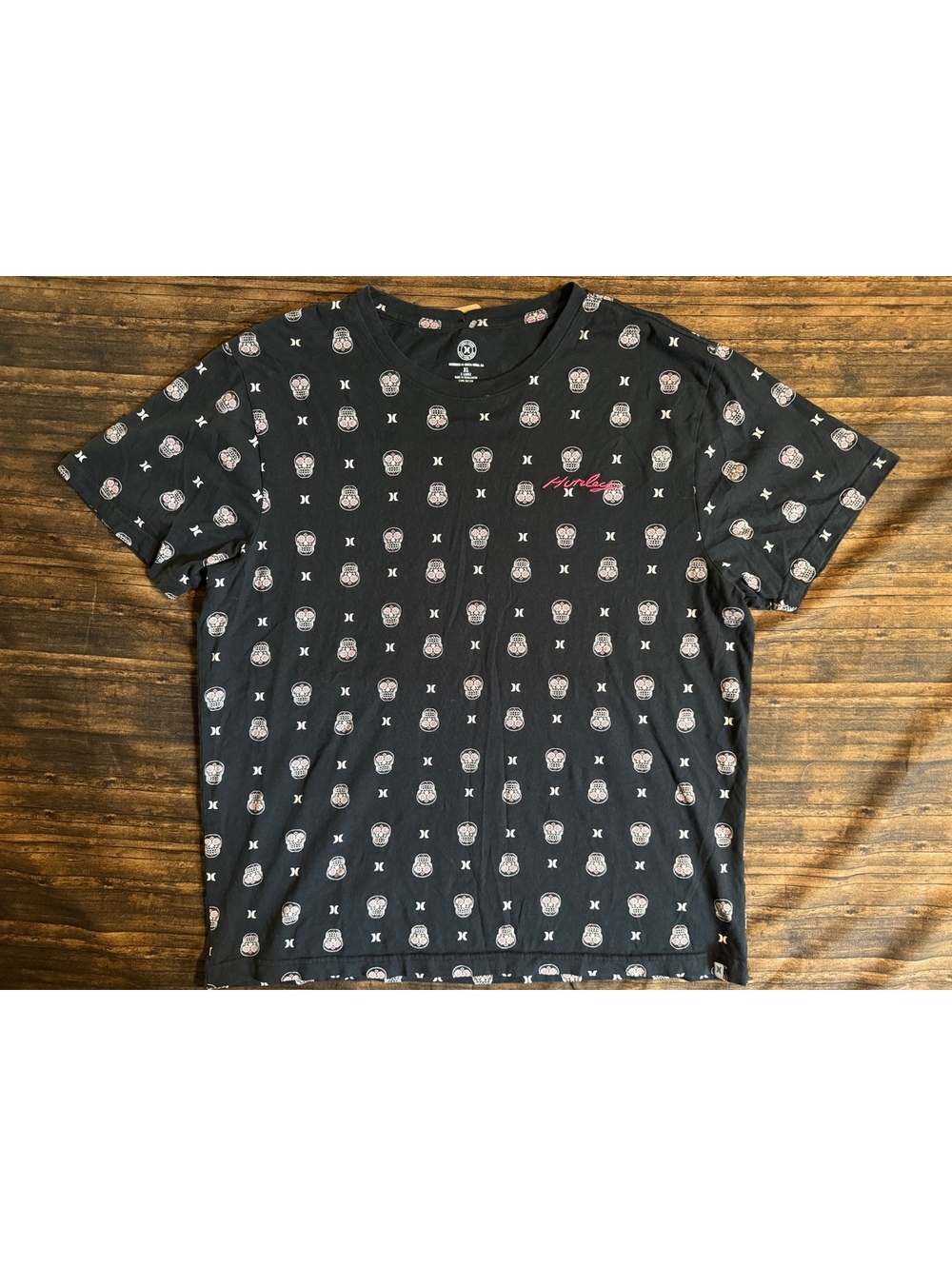 Hurley Men's XL Black Cotton T-Shirt with Skull and Logo Print